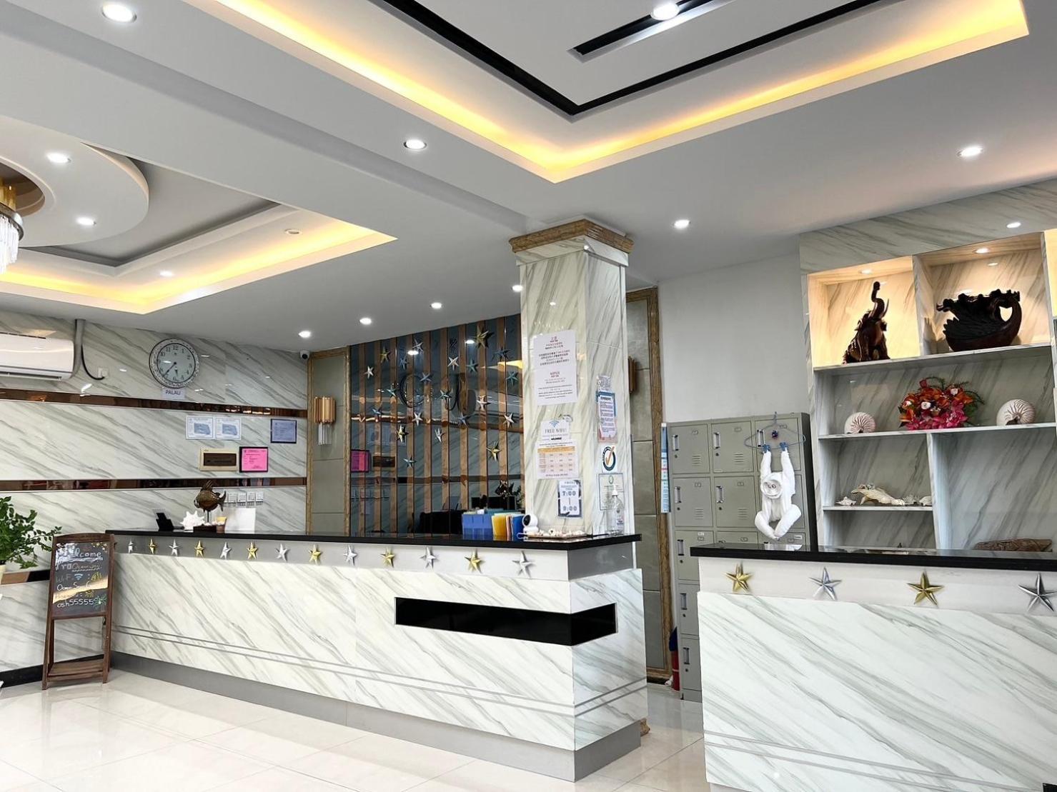 Ocean Star Hotel Koror Bagian luar foto